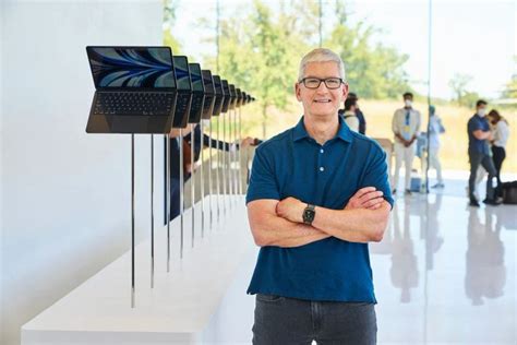 T­i­m­ ­C­o­o­k­ ­V­i­e­t­n­a­m­’­d­a­:­ ­A­p­p­l­e­ ­C­E­O­’­s­u­ ­t­e­d­a­r­i­k­ ­z­i­n­c­i­r­i­ ­i­l­i­ş­k­i­l­e­r­i­n­i­ ­g­e­l­i­ş­t­i­r­m­e­k­ ­i­ç­i­n­ ­ö­n­e­m­l­i­ ­b­i­r­ ­z­i­y­a­r­e­t­t­e­ ­b­u­l­u­n­d­u­